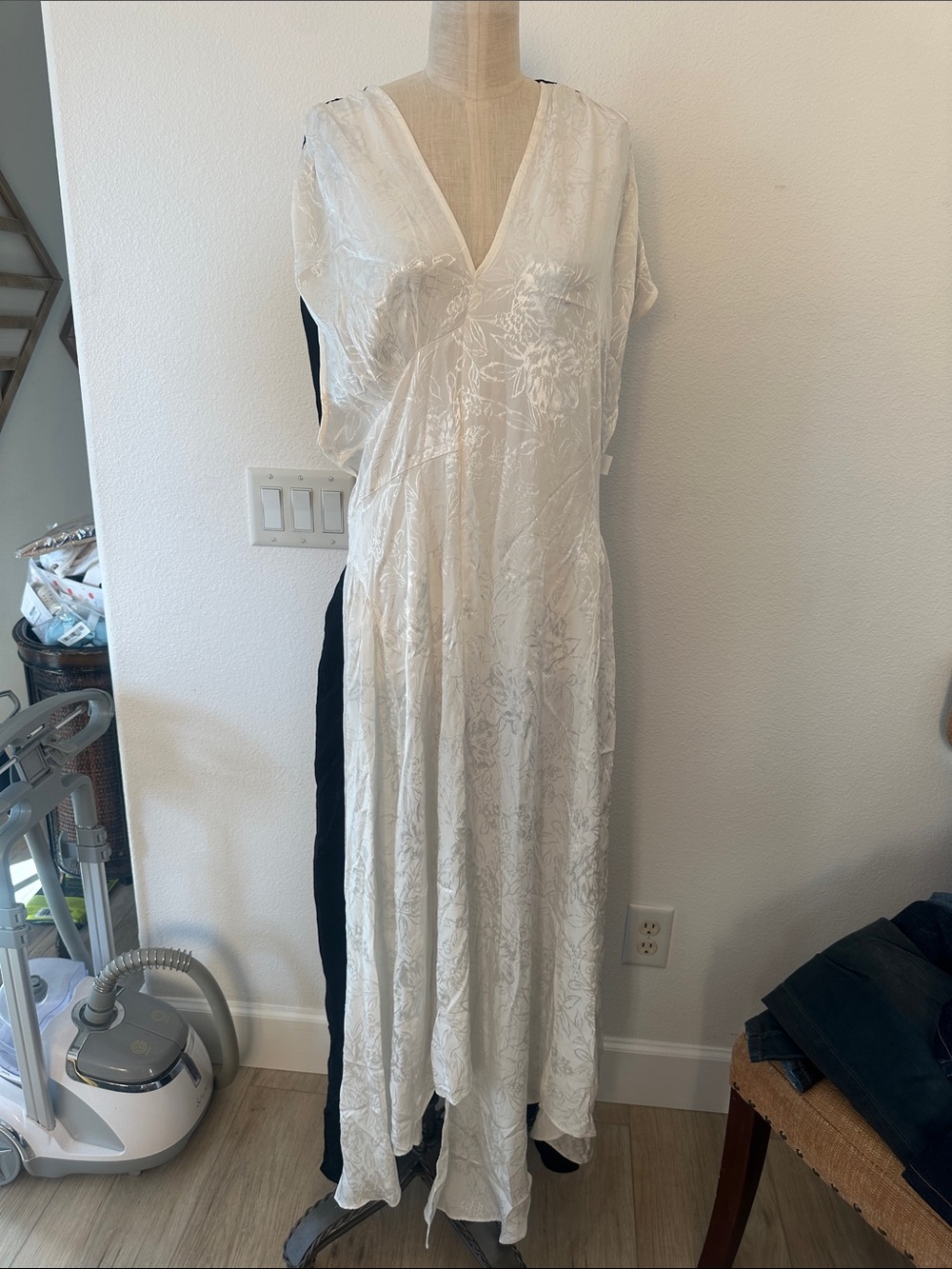 Topshop White Floral V-Neck Maxi Dress
